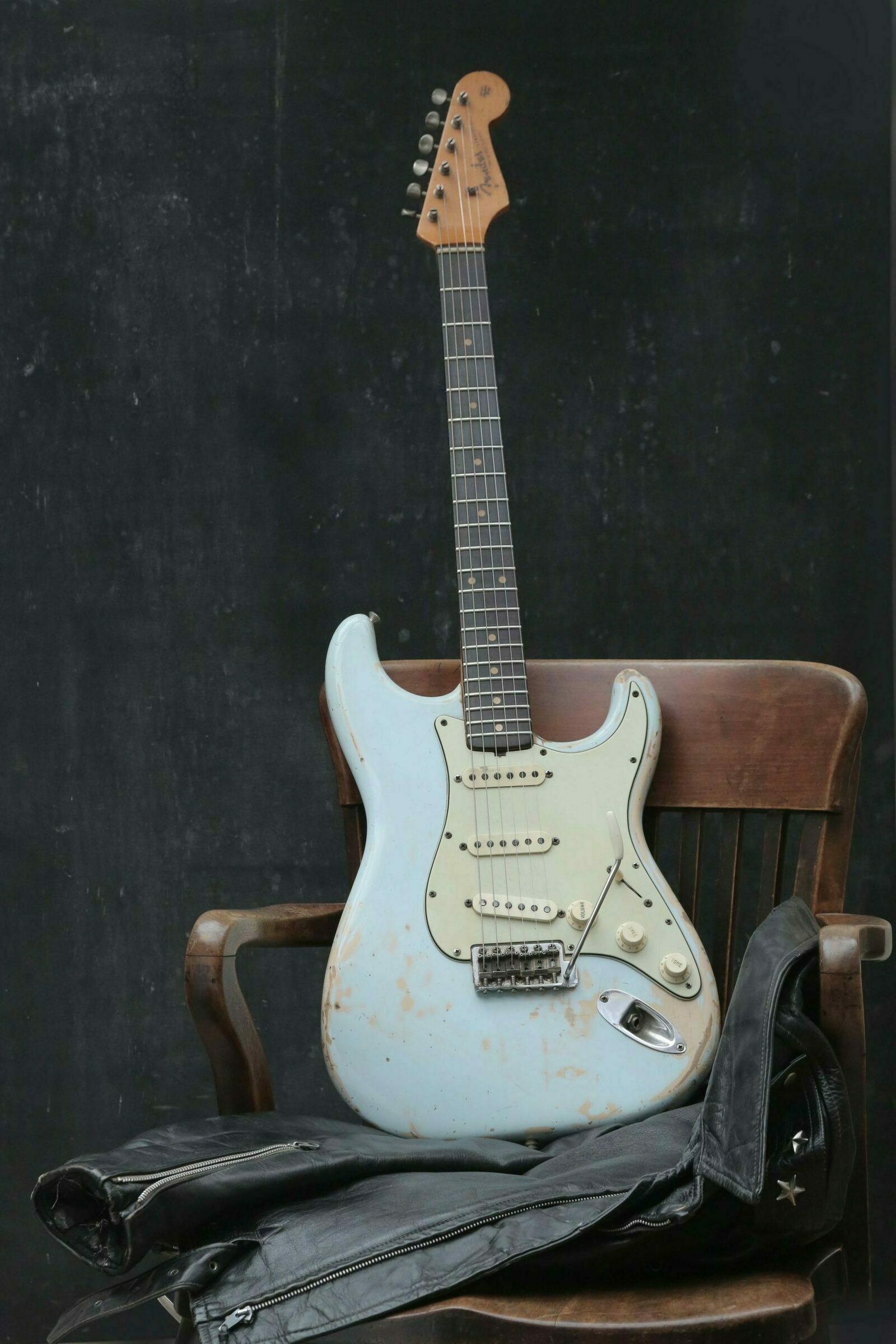 Sell Your Guitar Vintage & Modern Guitars