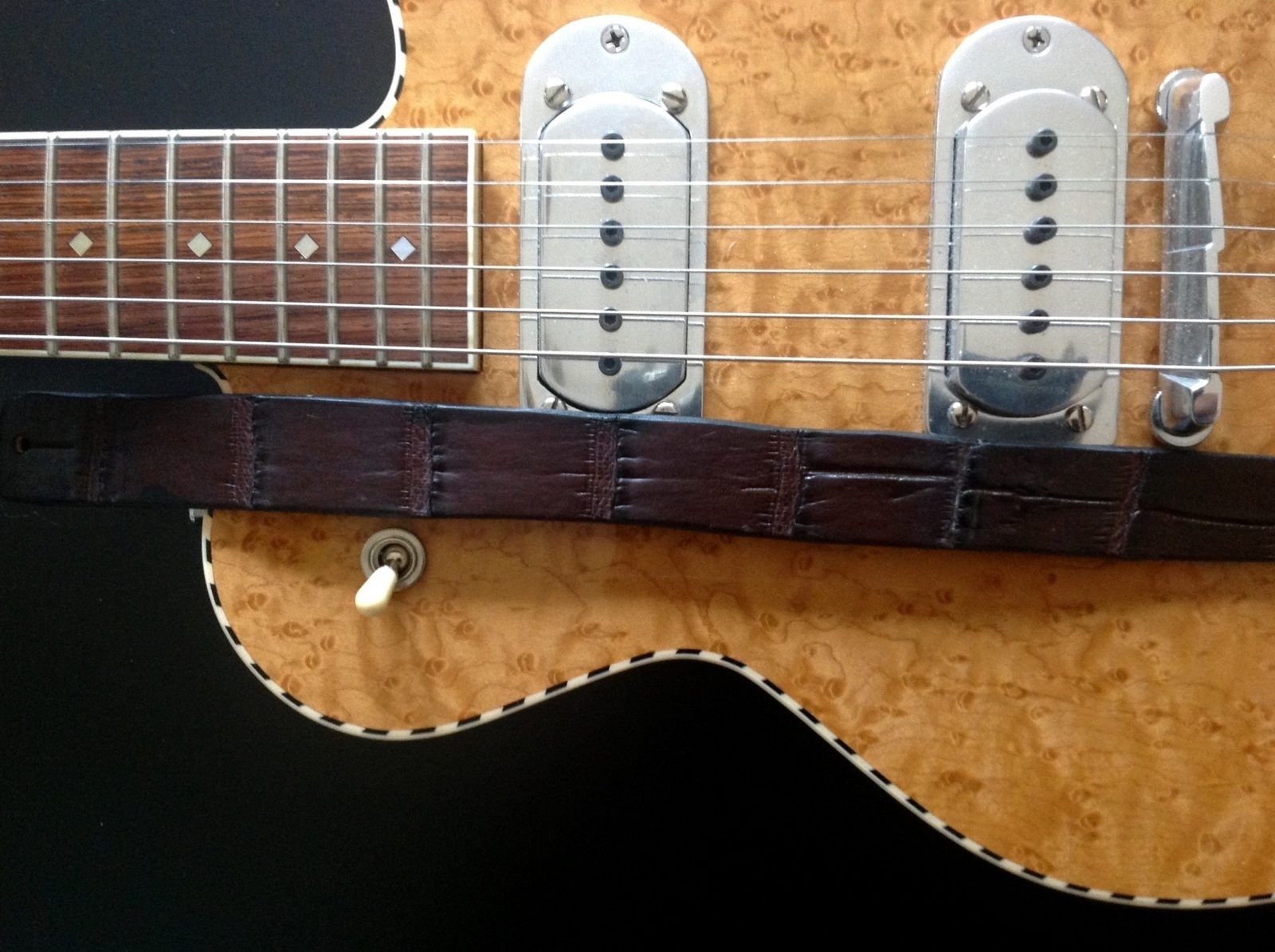 R&B Leathers USA Genuine Alligator Skin Guitar Strap With Shoulder