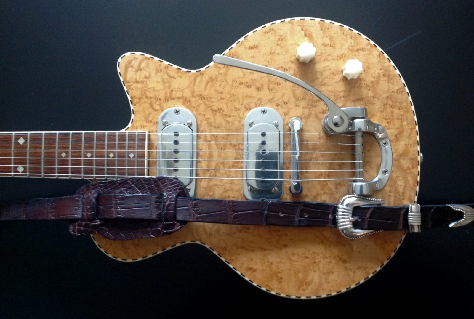 R&B Leathers USA Genuine Alligator Skin Guitar Strap With Shoulder