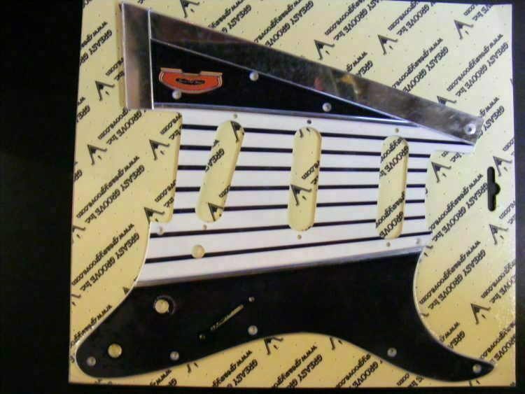 Greasy Groove Pickguard - Stratocaster Tailguard Black