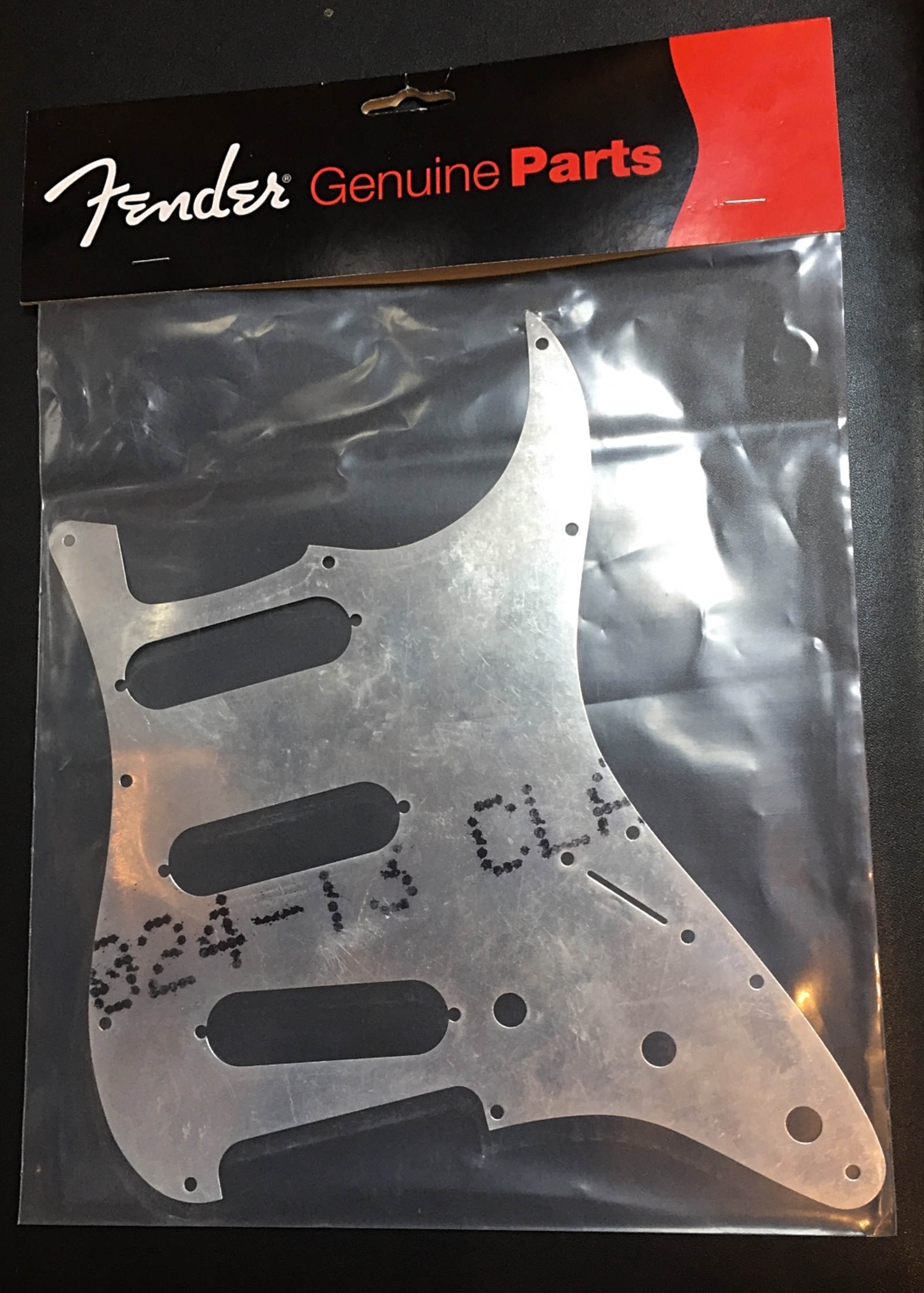 Fender Genuine Parts Aluminium Pickguard Sheild 62 Stratocaster
