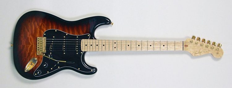 1998 Fender Custom Hank Marvin Stratocaster - Image 12
