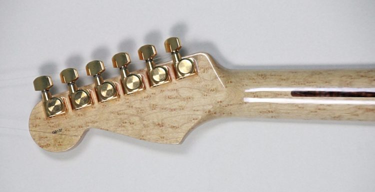 1998 Fender Custom Hank Marvin Stratocaster - Image 11