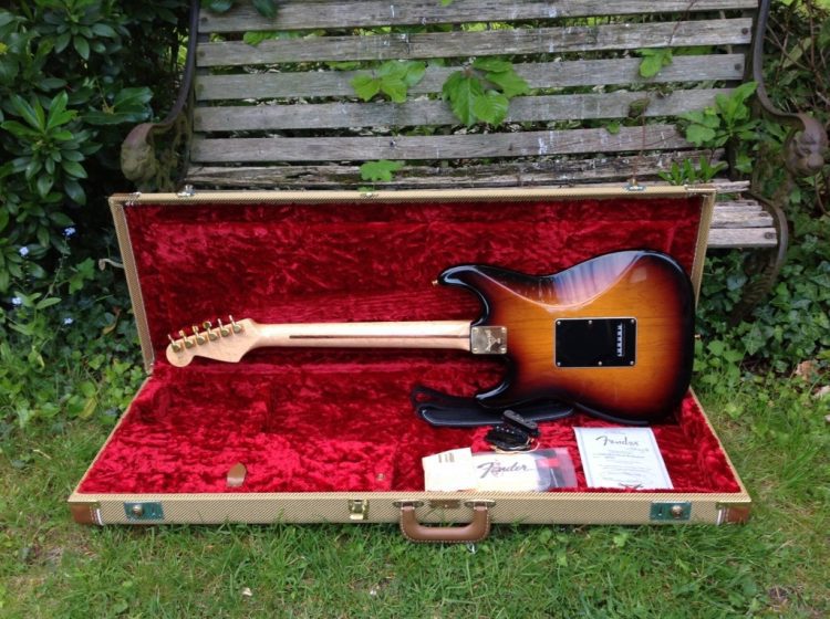 1998 Fender Custom Hank Marvin Stratocaster - Image 7