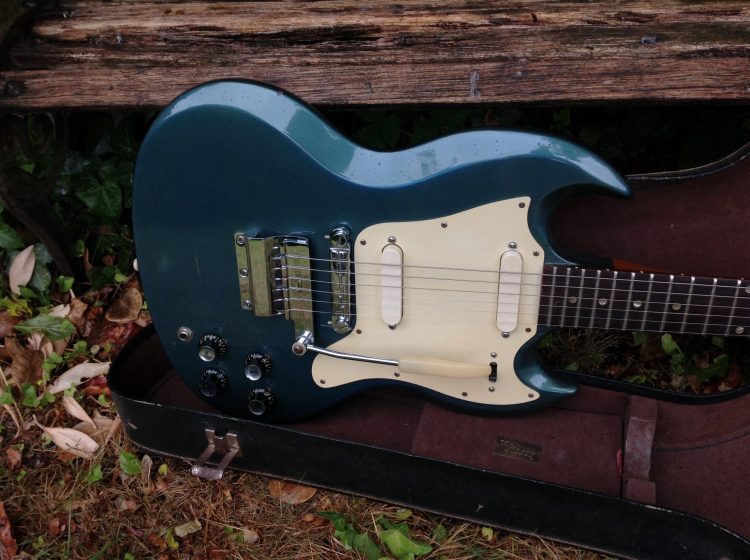 1967 Gibson SG Melody Maker Pelham Blue - Image 2