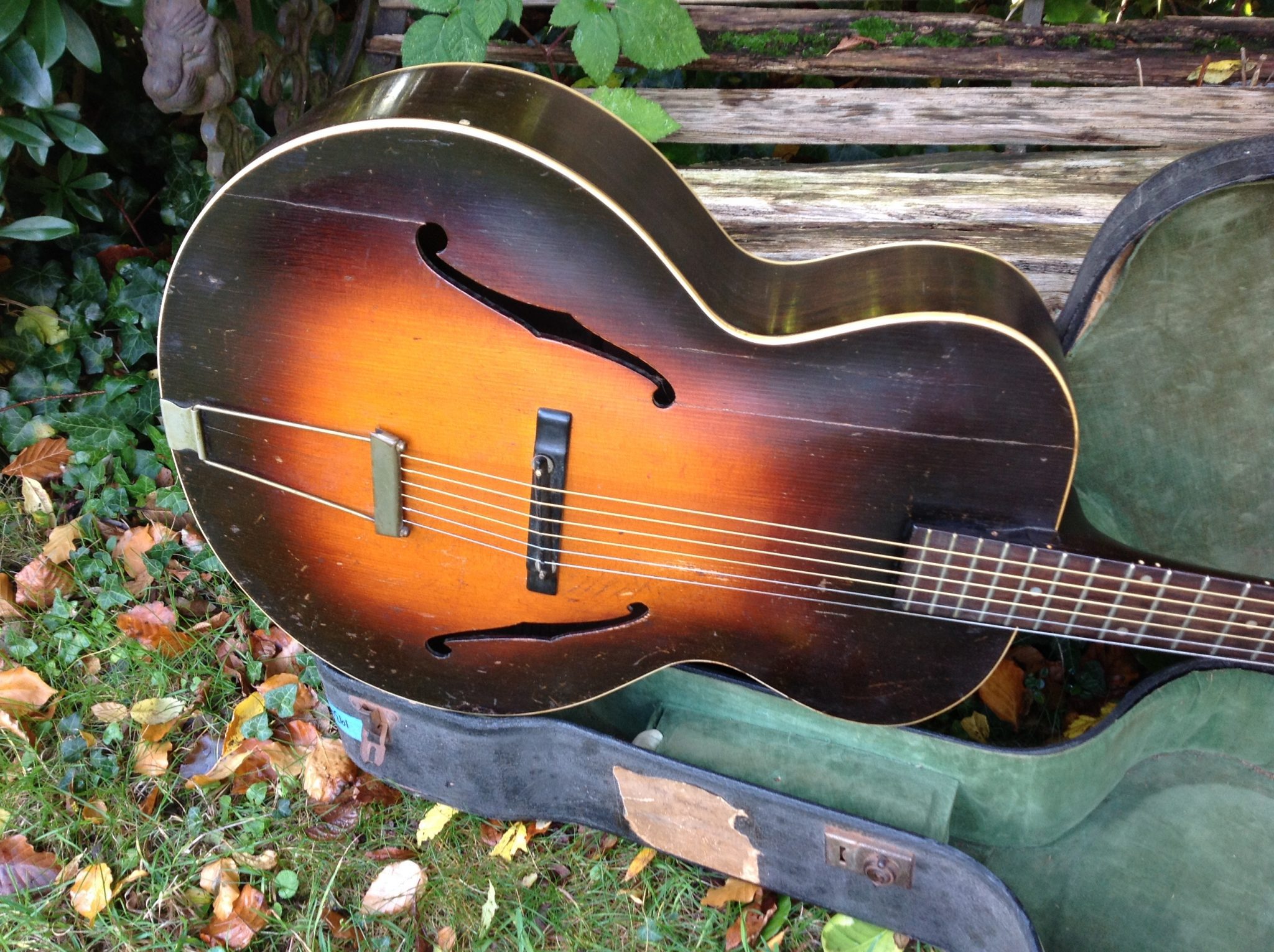 1930’s Gibson L50 Vintage & Modern Guitars