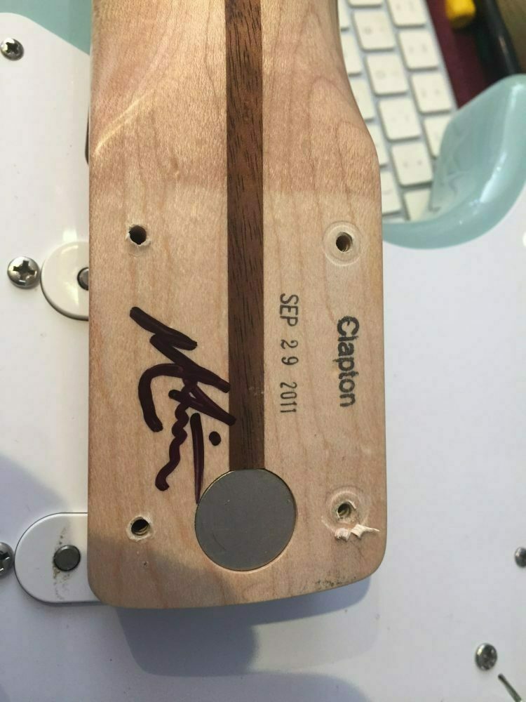 2011 Fender Custom Shop Eric Clapton Stratocaster Daphne Blue - Image 14