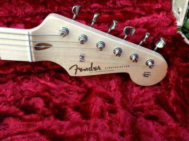 2011 Fender Custom Shop Eric Clapton Stratocaster Daphne Blue - Image 7