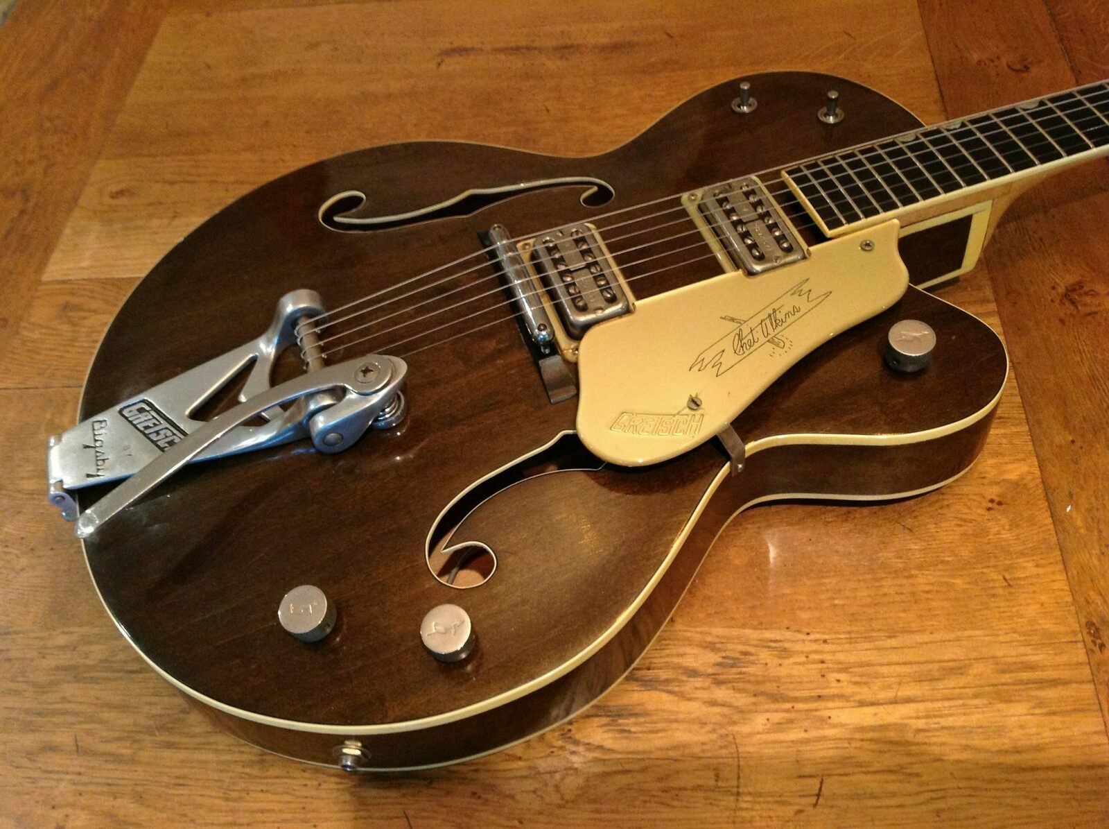 1961 Gretsch 6120 Walnut Vintage & Modern Guitars