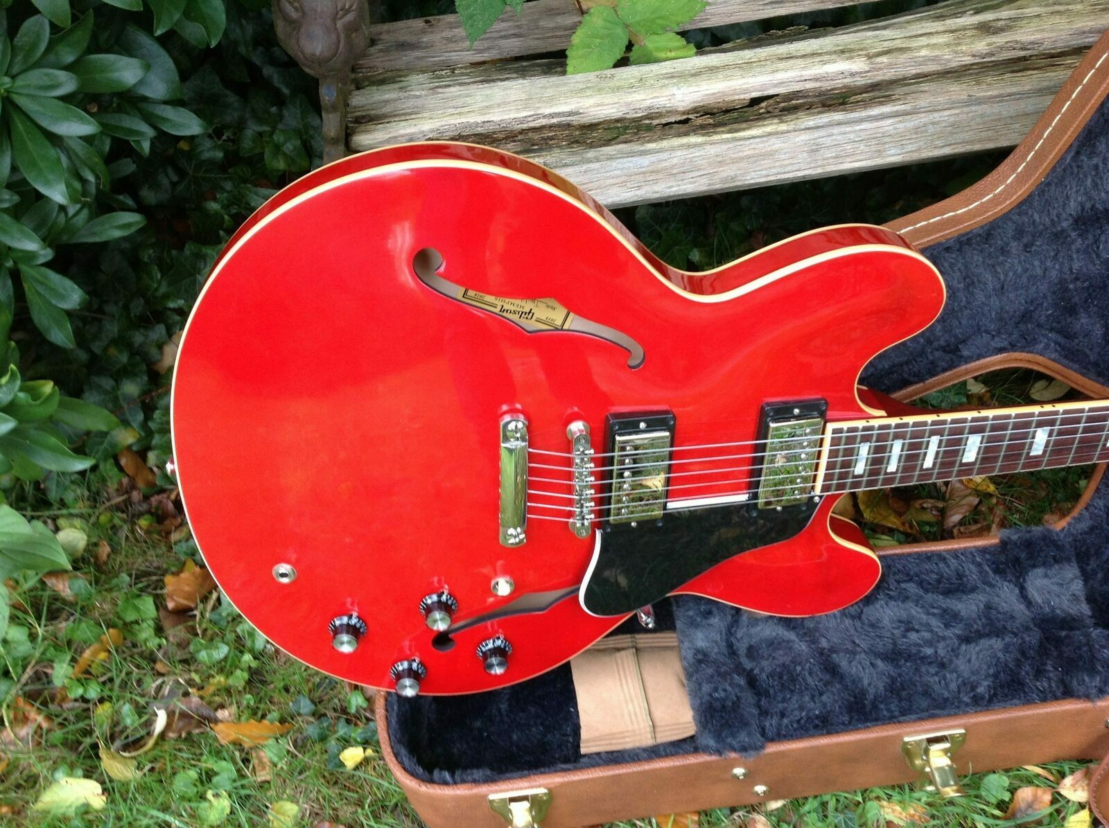 2018 Gibson Memphis ES 335 Cherry - Vintage & Modern Guitars