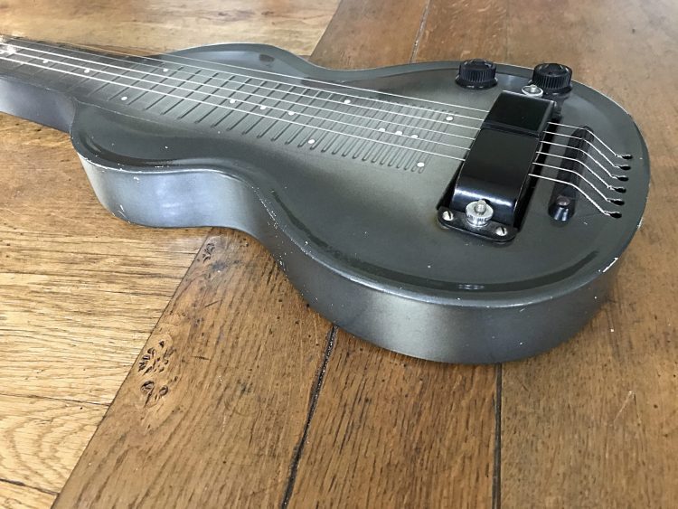 Circa 1948 Rickenbacher Electro NS Lap steel - Image 3