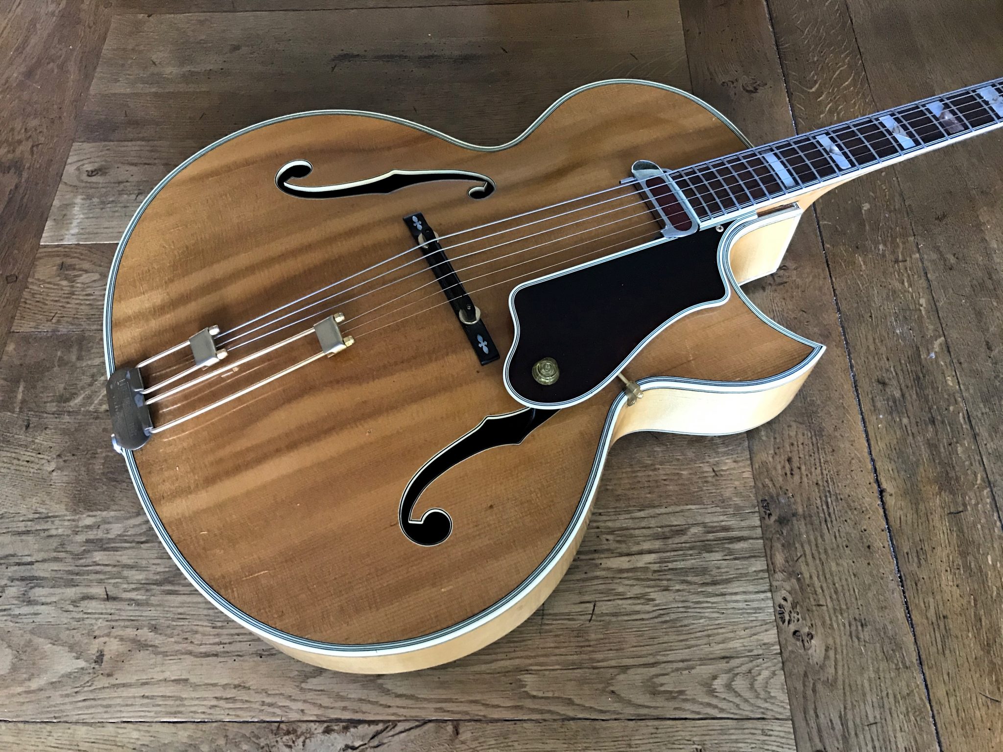 1946 Epiphone Emperor Vintage & Modern Guitars