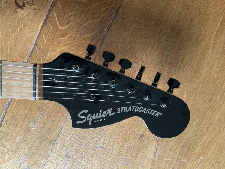 Squier Contemporary Stratocaster® Special, Roasted Maple Fingerboard, Black Pickguard, Sky Burst Metallic - Image 6
