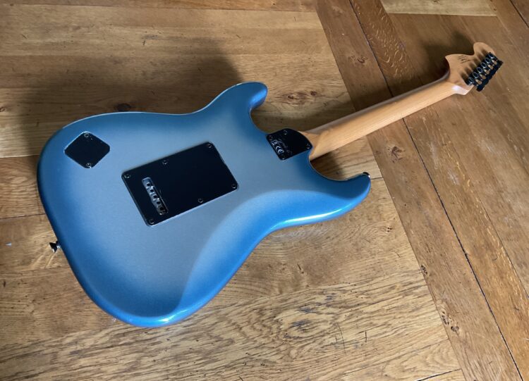 Squier Contemporary Stratocaster® Special, Roasted Maple Fingerboard, Black Pickguard, Sky Burst Metallic - Image 5