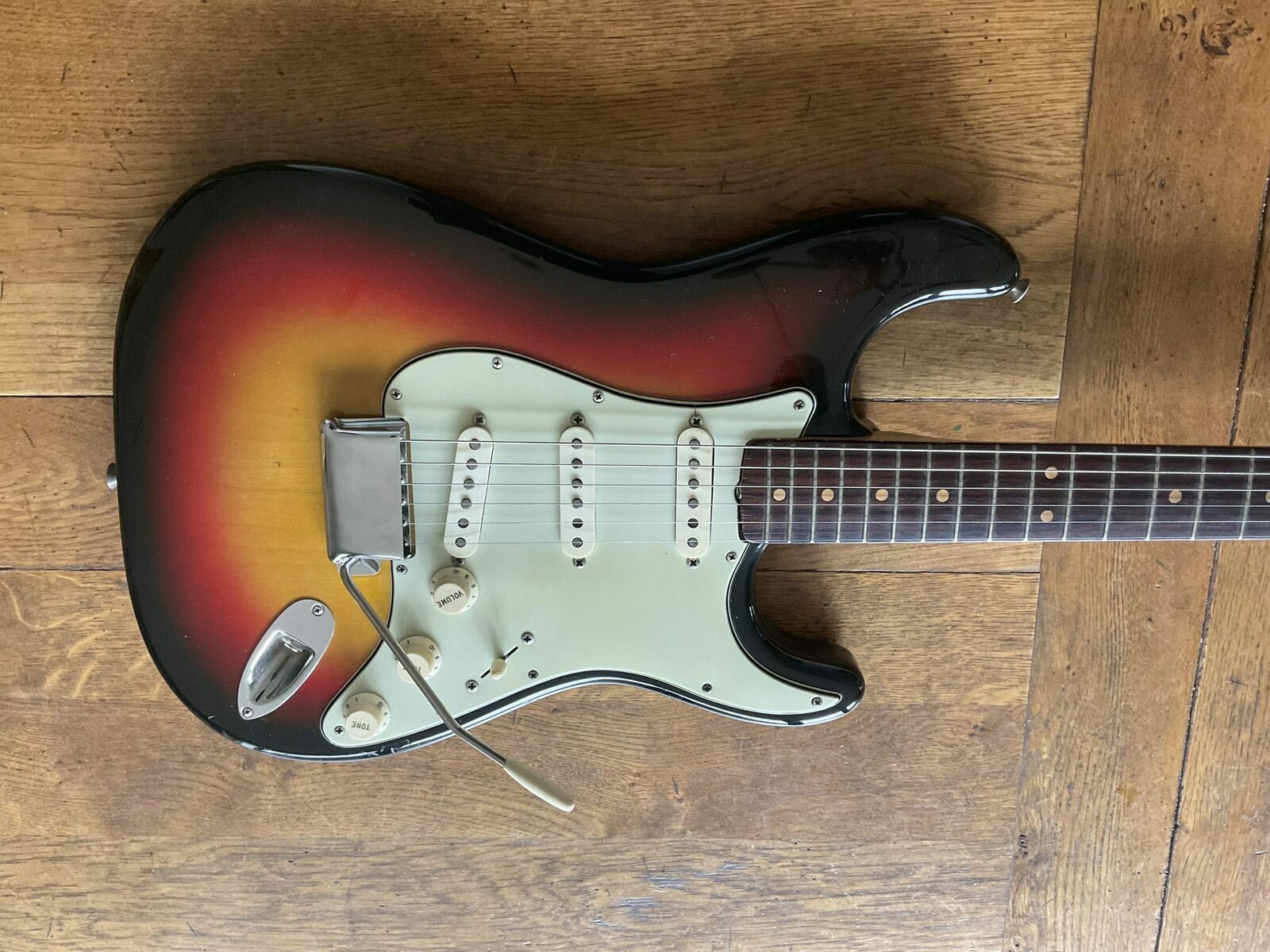 1963 Fender Stratocaster Sunburst - Vintage & Modern Guitars