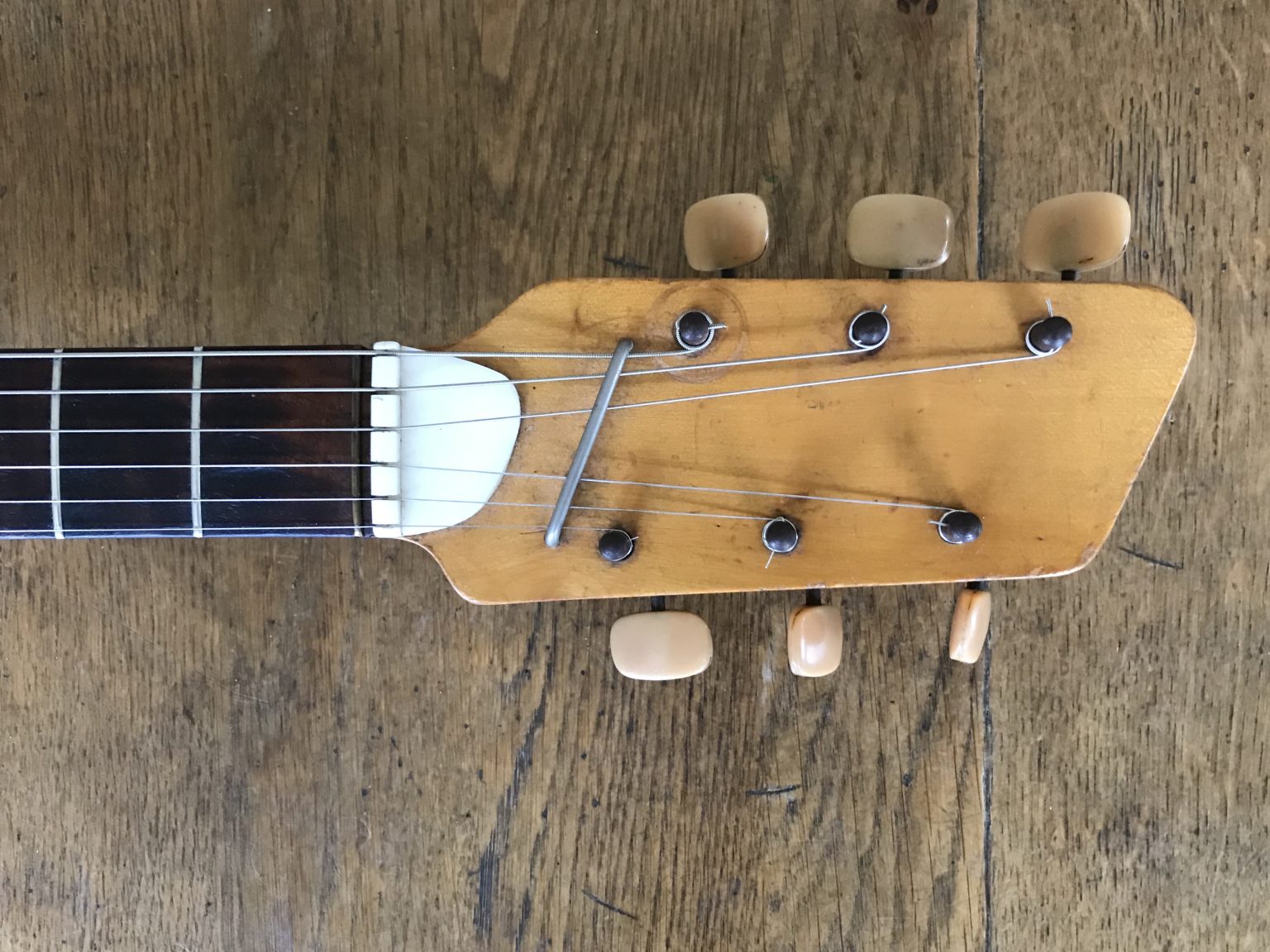 circa 1960 Grazioso Futurama 111 Vintage & Modern Guitars