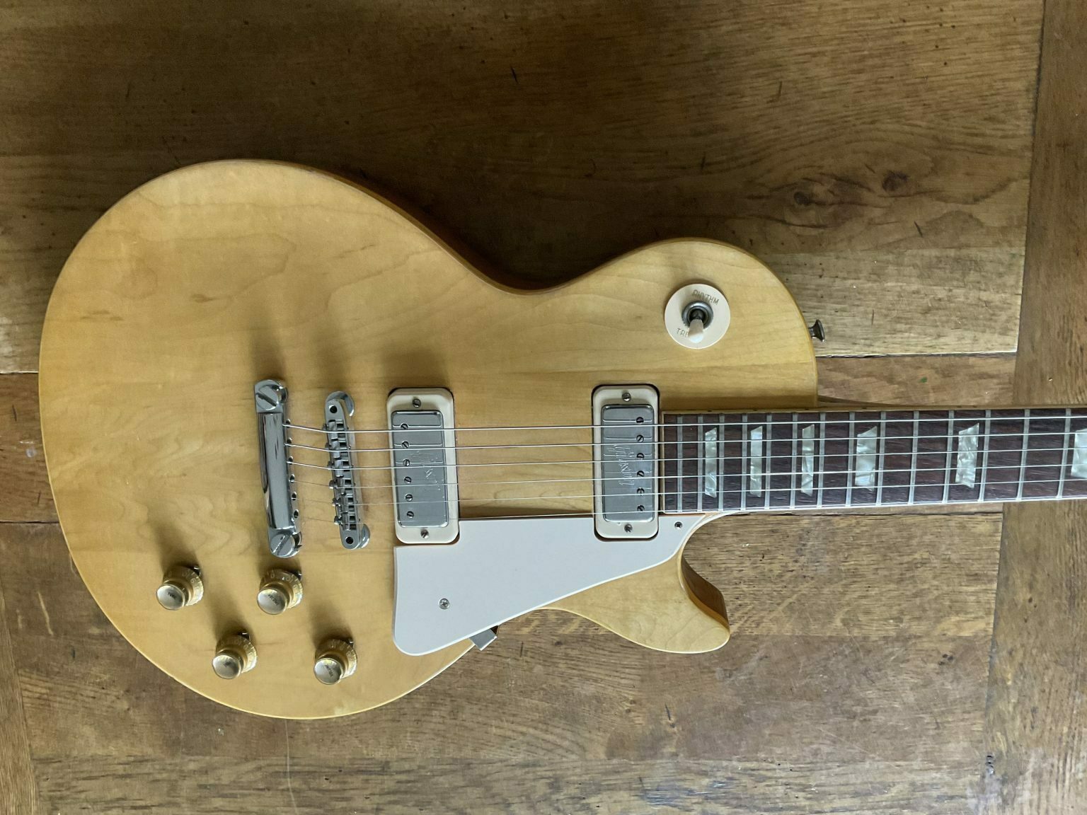 1972 Gibson Les Paul Deluxe Vintage & Modern Guitars