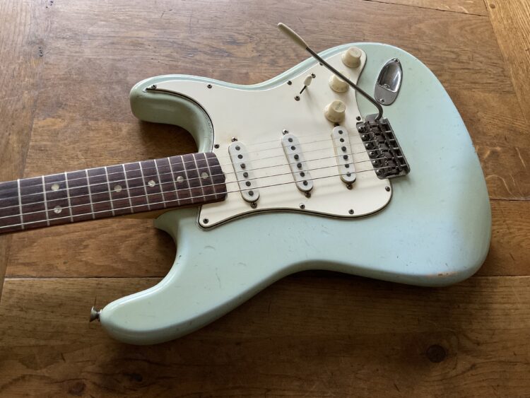 1966 Fender Stratocaster Sonic Blue - Image 4