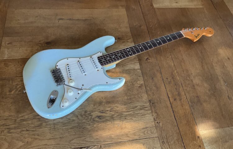 1966 Fender Stratocaster Sonic Blue - Image 6