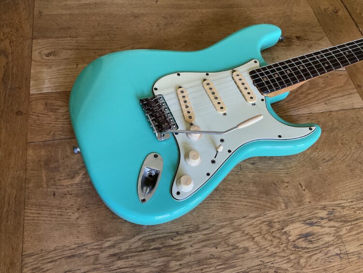 1964 Fender Stratocaster Foam Green - Image 2