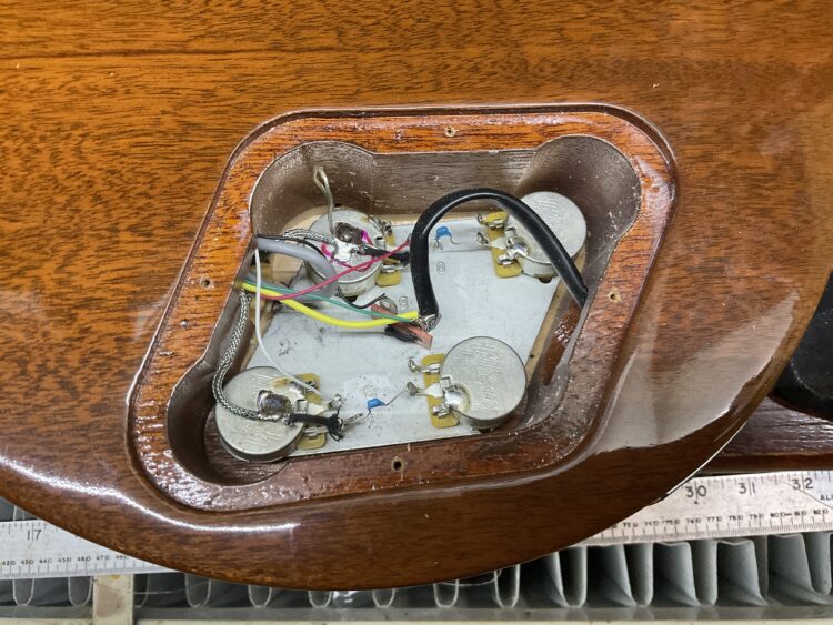 2011 Gibson Les Paul Standard (Traditional) - Image 8
