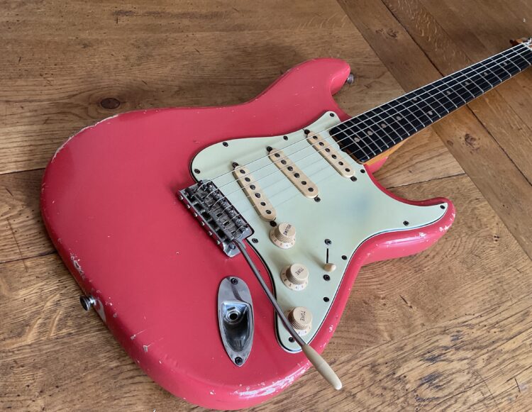 1962/3 Fender Stratocaster Fiesta Red - Image 2